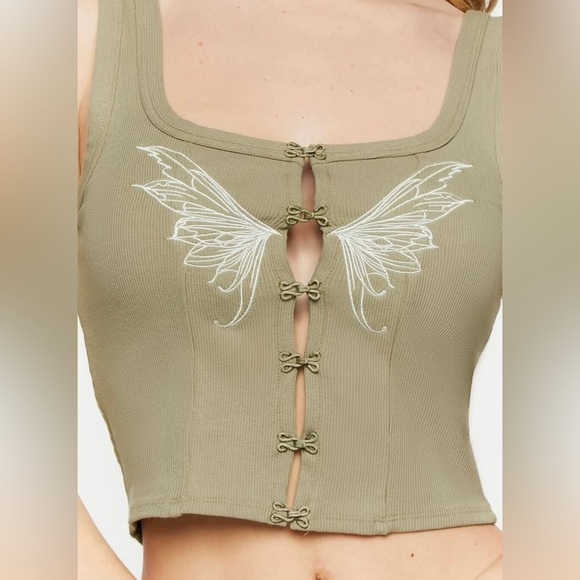 Forever 21 Tops - Forever 21 Angel Wings Graphic Tank Top size S NWT
